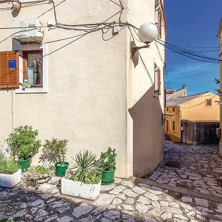 Old Castle Apartment Bakar